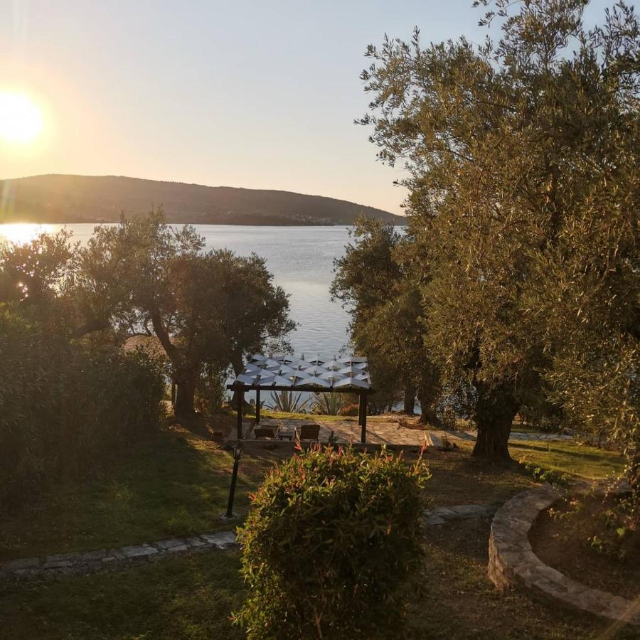 Villa Saint Andrews Bay à Milína Extérieur photo