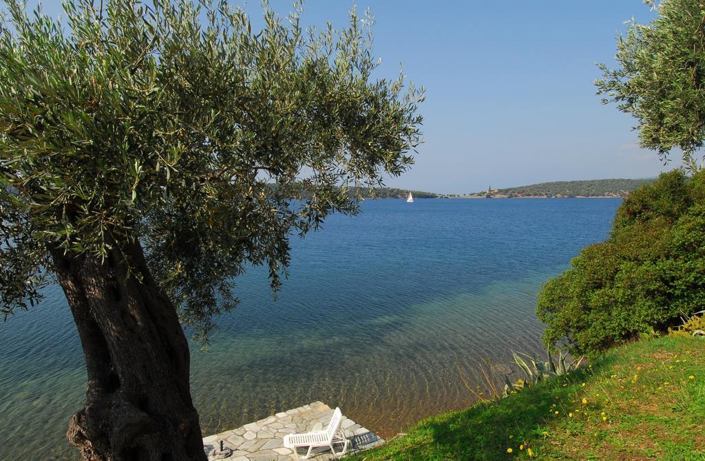 Villa Saint Andrews Bay à Milína Chambre photo